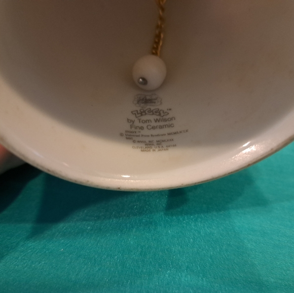 Vintage ZIGGY Christmas Holiday Ceramic Bell Tom Wilson - Picture 4 of 4